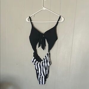 Pick Pink Black & White One-Piece Cutout Striped Swimsuit – Size L